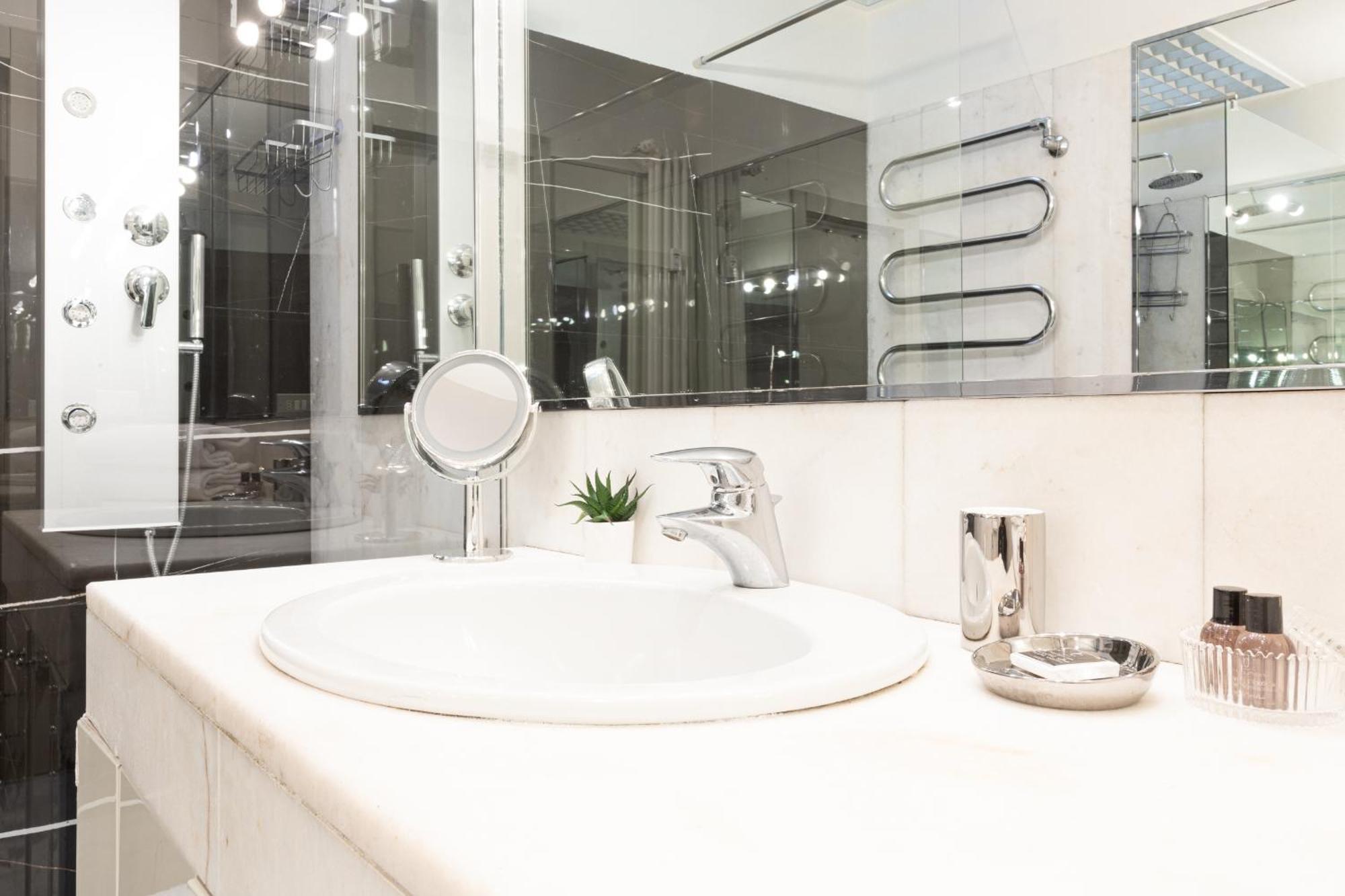Monte Napoleone Split-Level Terrace Apartment - Top Collection ميلان المظهر الخارجي الصورة